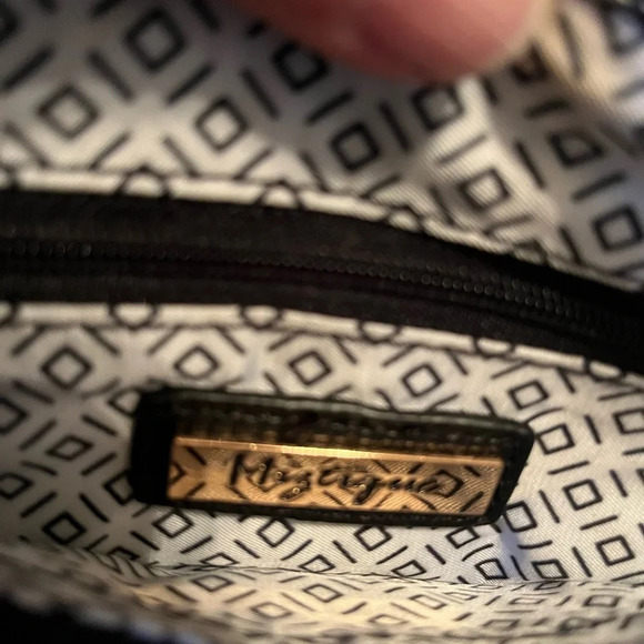 MYSTIQUE~100% VEGAN~ BLACK HANDBAG~BACKPACK~NWOT - Picture 8 of 16